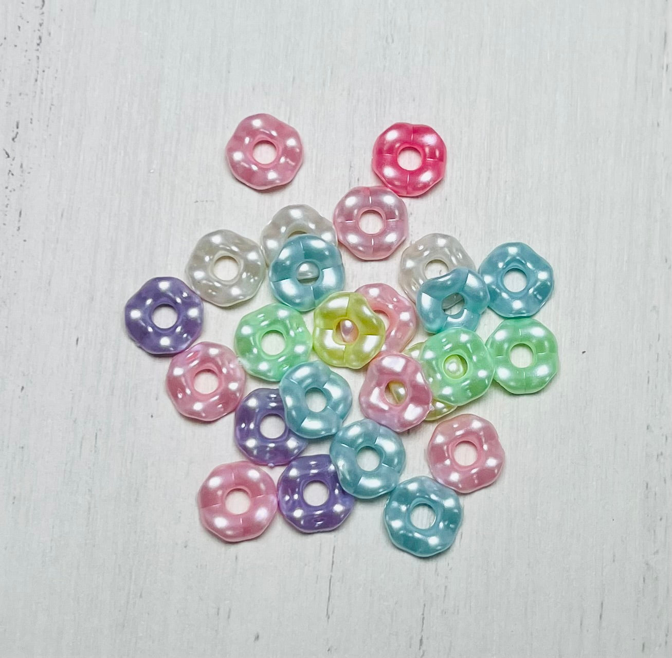 *Acrylic Wavy Spacers - Pack of 25 Random Colors