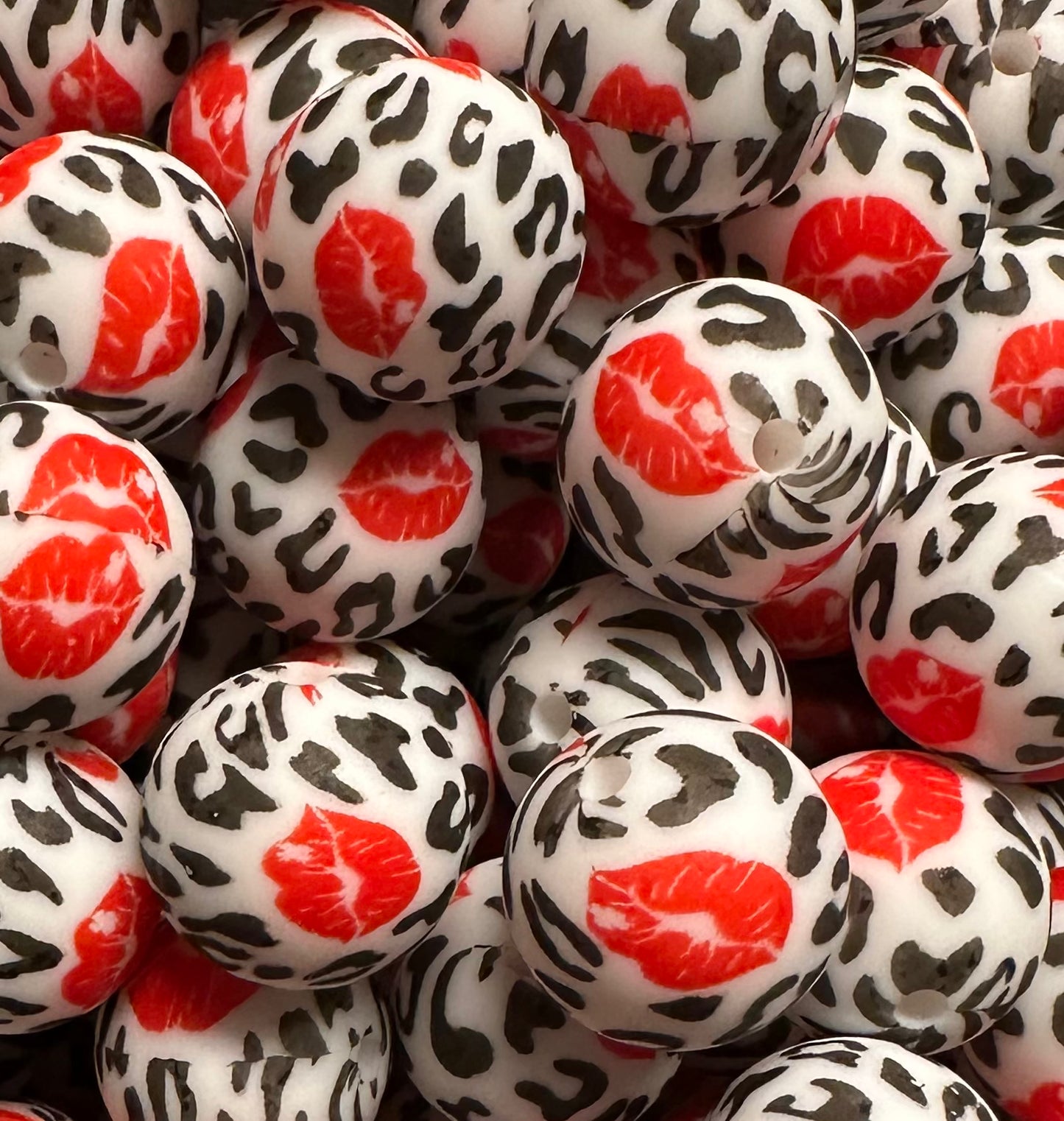 15mm Print Kiss Me Leopard Round Silicone Beads, Animal Beads