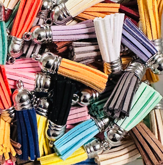 * Pack of 25 Small TASSELS - Random Colors