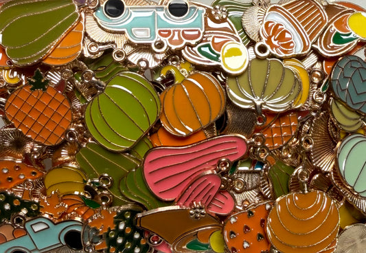*Bead Mix #520- Random Pumpkins, Fall Charms