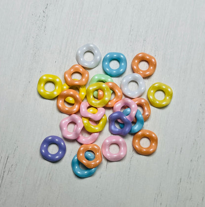 *Acrylic Wavy Spacers - Pack of 25 Random Colors