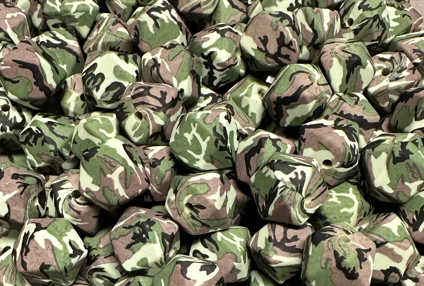 14mm Hexagon New Camo Army Printed Silicone Beads