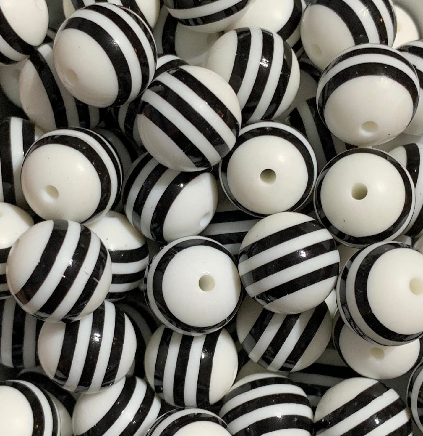 15mm Print White Stripe Round Silicone Beads