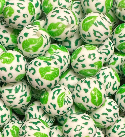 15mm Print Kiss Me I’m Irish Leopard Round Silicone Beads, Animal Beads